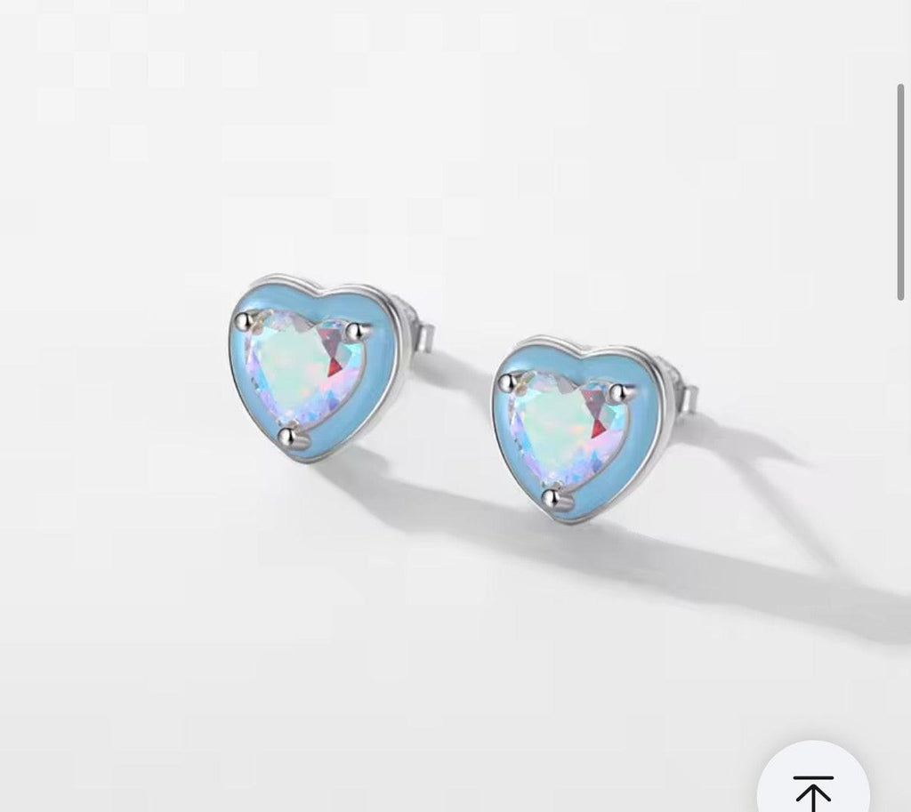 Bloo & Co Mini Hear Pearl Earrings.