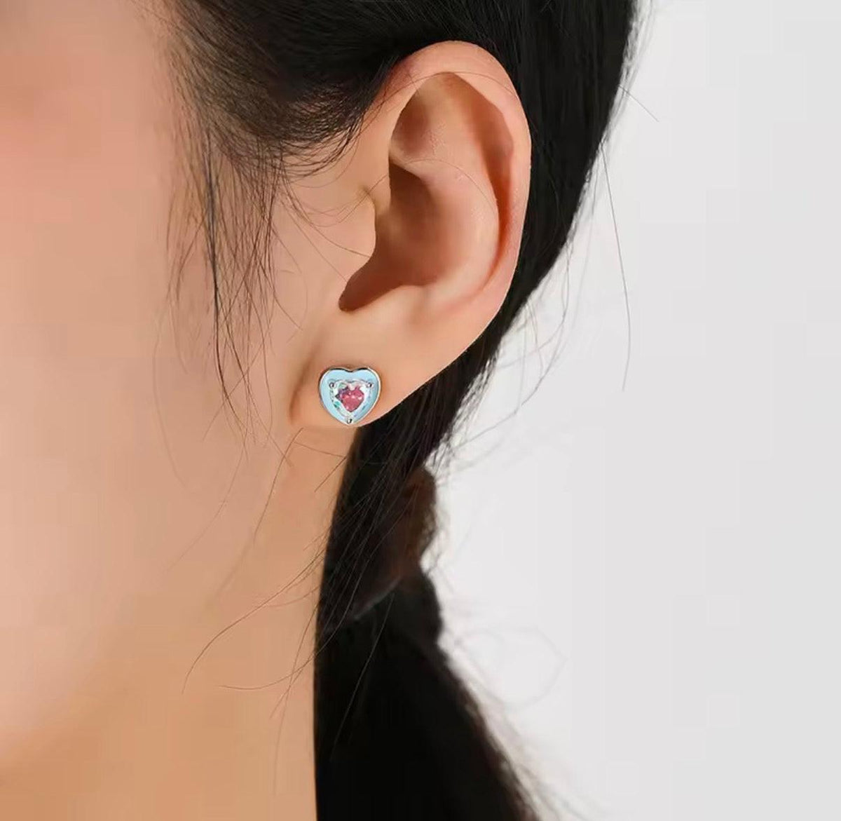 Bloo & Co Mini Hear Pearl Earrings.