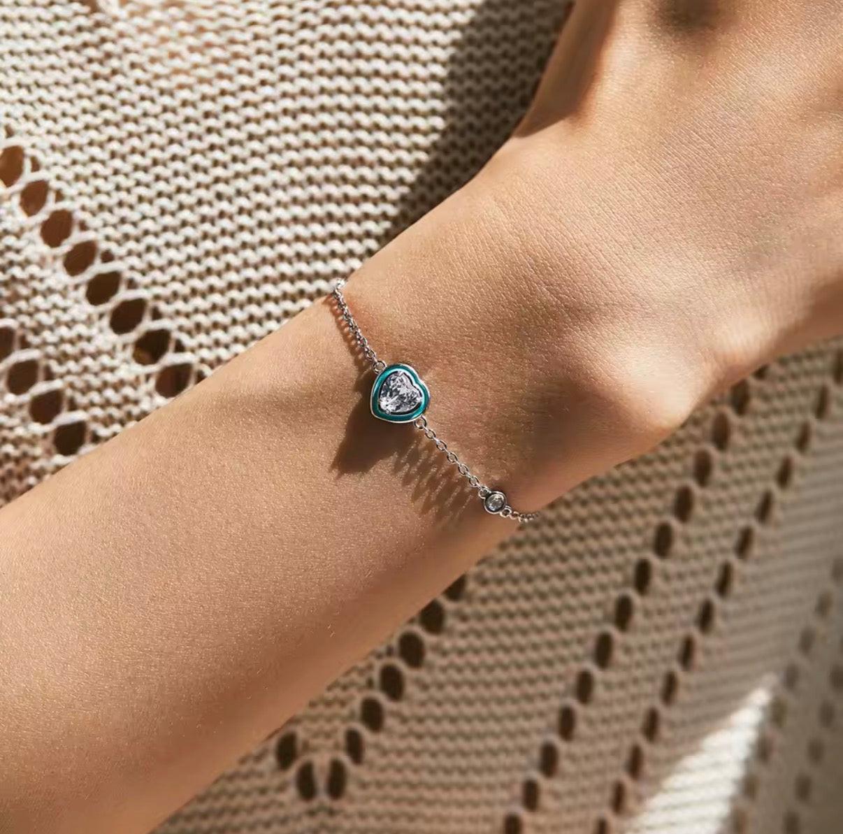 Bloo & Co Heart Surround Bracelet.