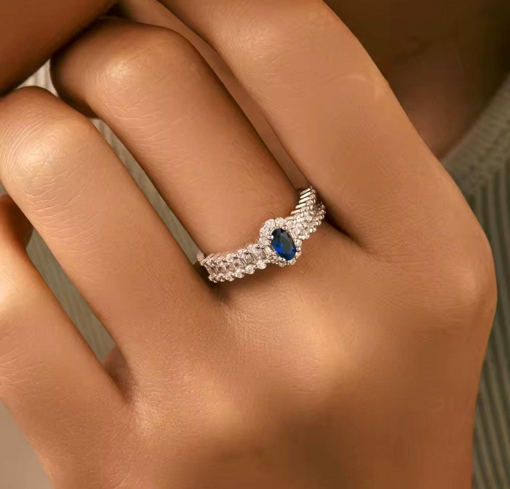 Bloo & Co Mini Oval Dark Blue Ring.